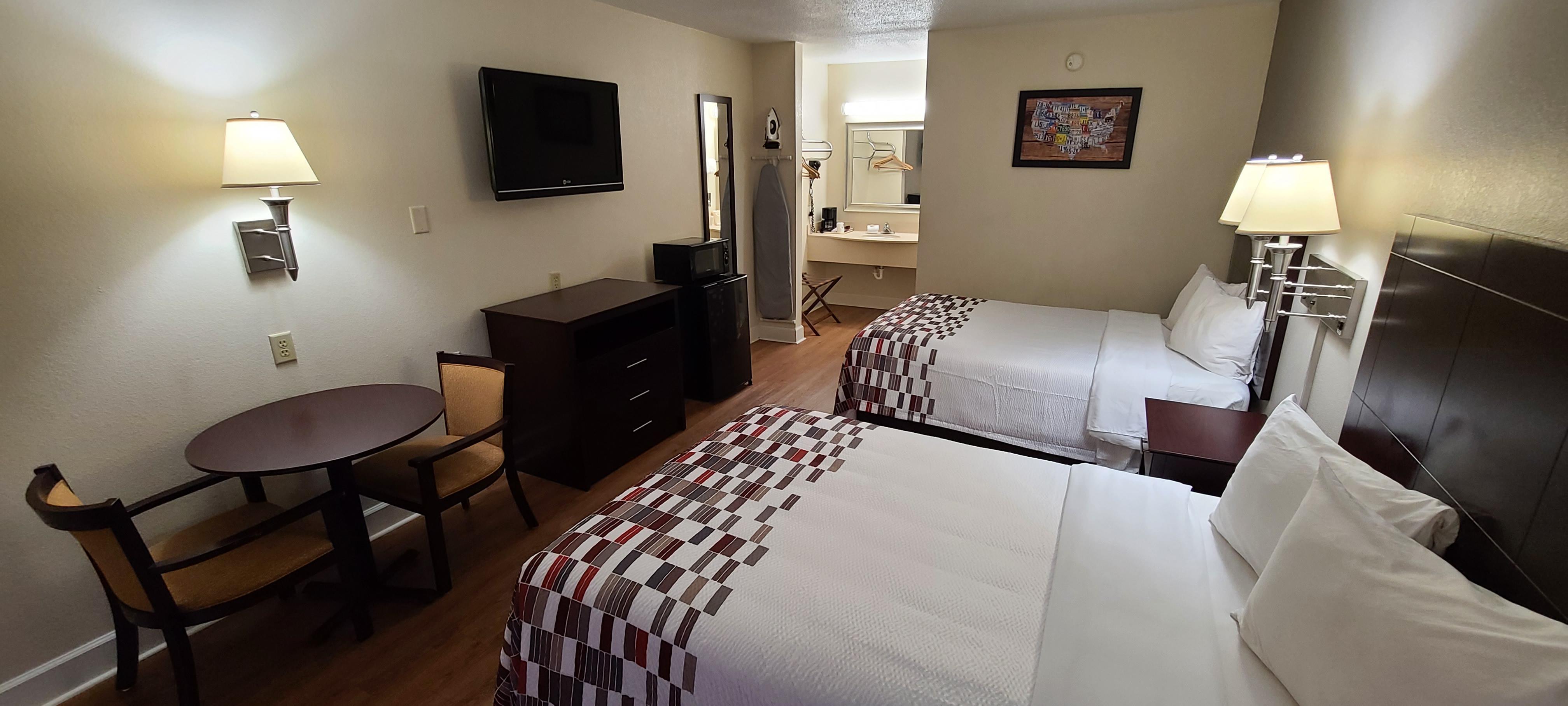 Red Roof Hotel 2*