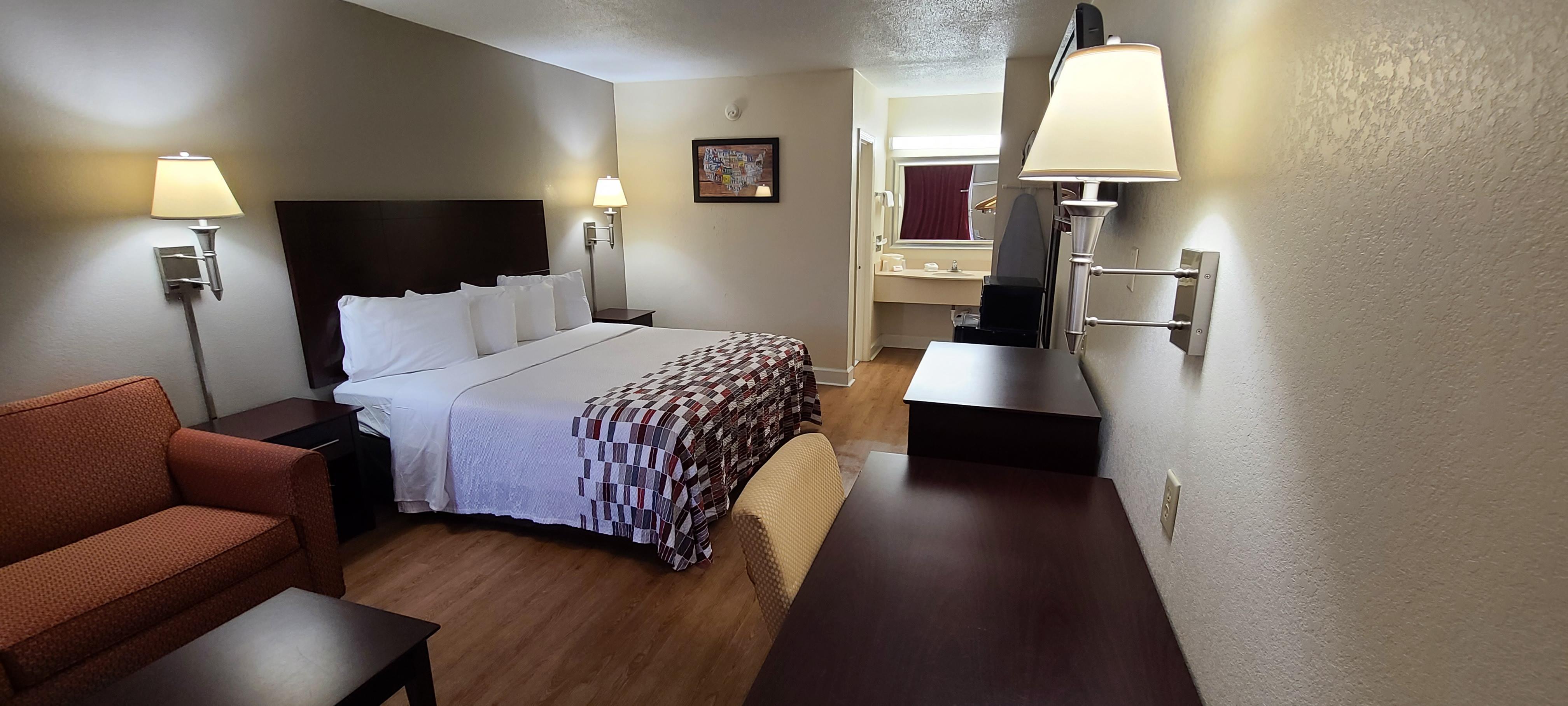 Red Roof Hotel 2*